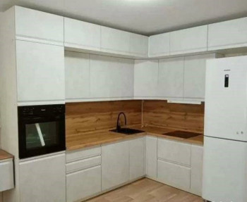 Модульная кухня Бруклин 2.4 x 2 м (Бетон белый) в Среднеколымске - srednekolymsk.mebel54.com | фото