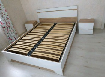 Спальня Анталия (кровать без ортопед-основания, тумбы, Дуб сонома, Белый Софт, горизонт) в Среднеколымске - srednekolymsk.mebel54.com | фото